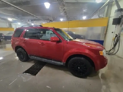2010 Loaded Ford Escape   400000 Obo