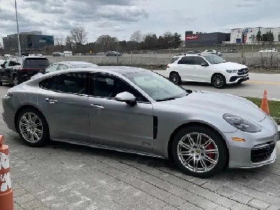 2019 PORSCHE PANAMERA GTS  1 OWNER  CLEAN CARFAX