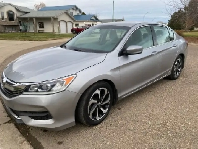 2016 Honda Accord LX Image# 1