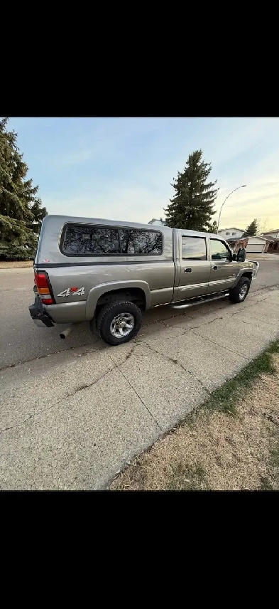 2007 LBZ duramax 2500 with canopy