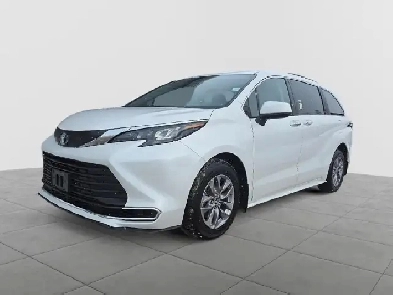 2024 Toyota Sienna XLE 8Passenger XLE 8 Passenger  Sunroof