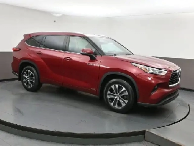 2021 Toyota Highlander Hybrid XLE  AWD  POWER SUNROOF  HEATED