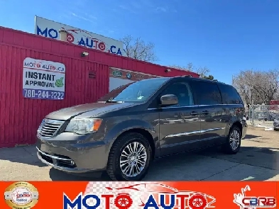 2015 Chrysler Town & Country Touring L Image# 1