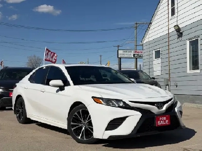 2018 Toyota Camry LE Auto Image# 1