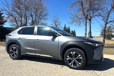 2023 Toyota bZ4X XLE AWD PANORAMIC ROOF -CARPLAY-WARRANTY INCL Image# 1