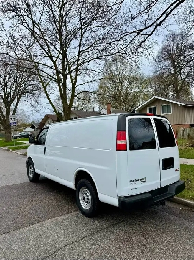 GMC SAVANA 2015 2500 Image# 1