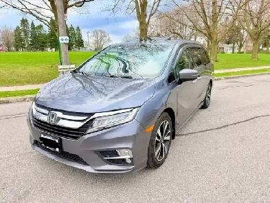 2018 Honda odyssey Touring fully loaded Image# 1