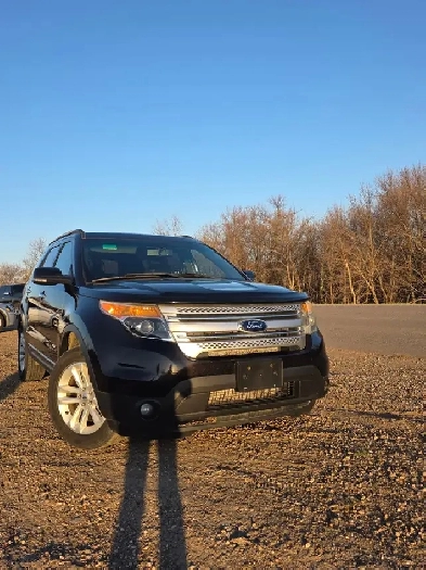2013 ford explorer xlt fully loaded Image# 1