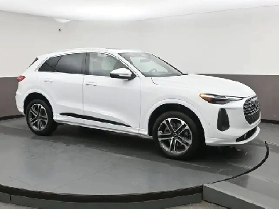 2025 Audi Q5 PROGRESSIVE AWD  SUNROOF  NAVIGATION LOW MILEAGE