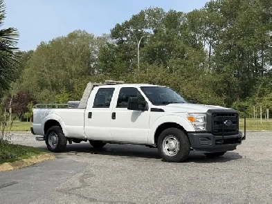 2011 Ford F350 Super Duty Diesel Crew Cab 8 Foot Box