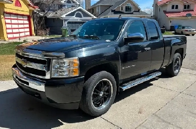 2009 Chevrolet Silverado one owner low kms, 2WD Ext’d Cab, $9800 Image# 1