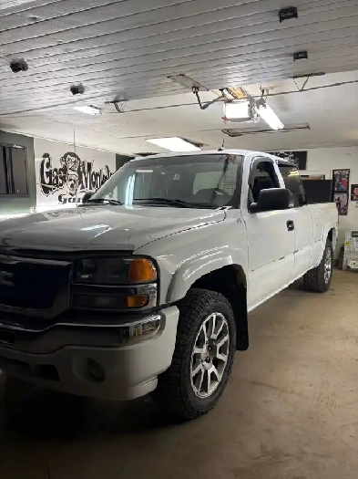 2005 Gmc Sierra Slt Z71 4x4 Extended cab302000k2400