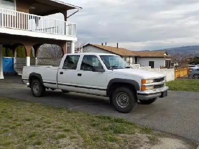 CHEVROLET 1 TON  3500 CREW CAB 8 FOOT BOX WORK TRUCK