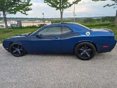2010 Challenger RT Image# 1