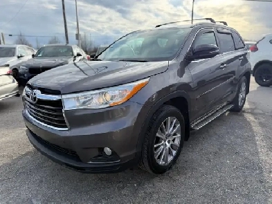 2016 TOYOTA HIGHLANDER XLE 4WD 8 Passengers
