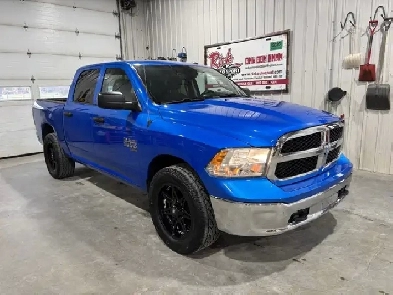 2023 Ram 1500 Classic SLT V6 36 L  Crew Cab