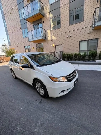 2015 Honda Odyssey LX Passenger Van Automatic Image# 1