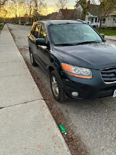 2010 Hyundai Santa Fe (Derby or Parts Car ONLY) Image# 1