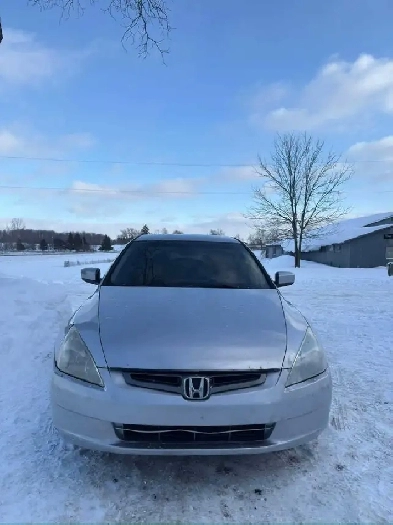 2005 Honda Accord  225000 KM  Silver