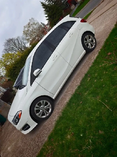 2015 Mercedes B250 Touring FWD