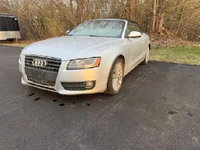 2010 AUDI A5  CONVERTIBLE  AWD  LOW KM 2.0T QUATTRO PREMIUM