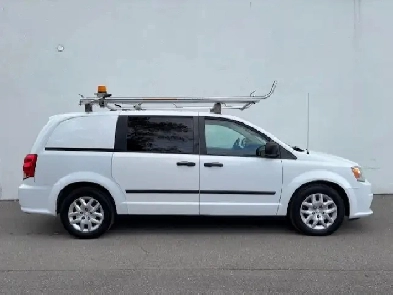 2012 Ram Cargo Van ONLY 80KM-LADDER RACKS-SHELVES-DIVIDER-1 OWNE