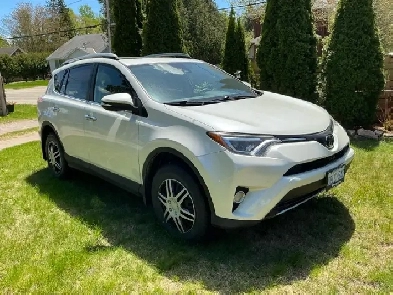 2017 LimitedToyota RAVA