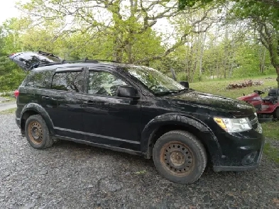 Selling 2014 Dodge Journey SXT.