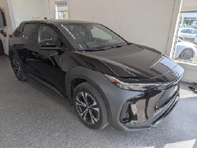 2024 Toyota bZ4X LE