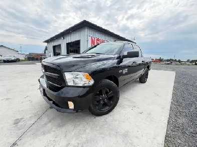 2023 RAM 1500 CLASSIC EXPRESS 4X4  HEMI  CREW   49,000KMS