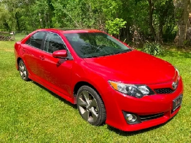 2014 Toyota Camry SE. 72, 908 km