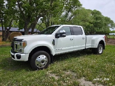 2022 Ford F450 Super Duty.