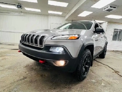CHEROKEE TRAILHAWK V6 4X4 91,700 km GARANTIE 12mBLUETOOTHCARPL