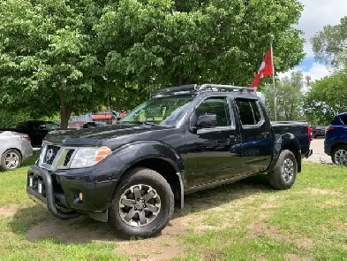2014 NISSAN FRONTIER PRO4X LOW KMS CERTIFIED LOADED
