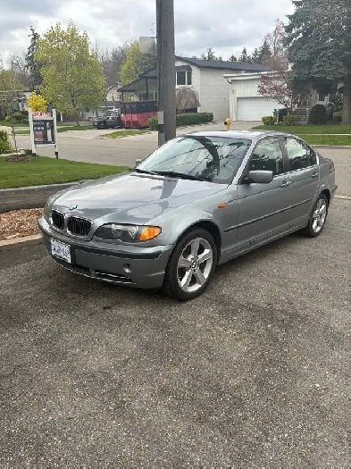 2004 BMW 330xi Sedan
