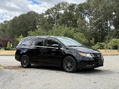 2014 Honda Odyssey SE 8 Passenger