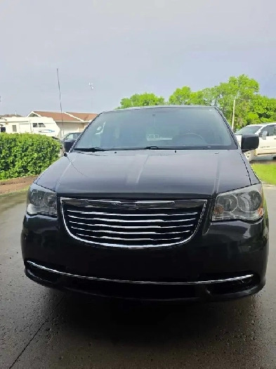 2011 town country van