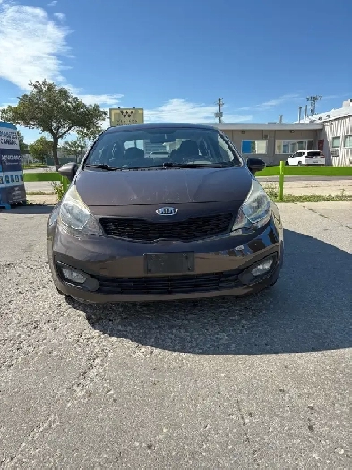 2013 Kia Rio, clean title , safetied