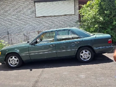 Mercedes-Benz E320 Well Maintained, Clean car, no issues