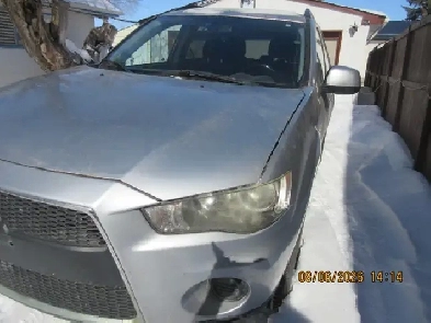 2011 Mitsubishi Outlander ES SAFTIED!