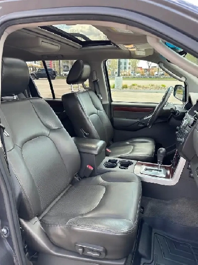 2011 Nissan Pathfinder LE 4x4, 4.0L, V6, 4WD