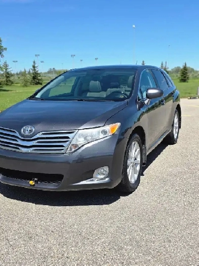 2009 Toyota venza awd low mileage