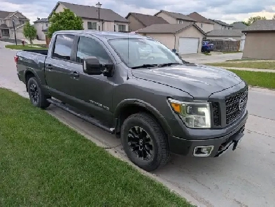 2018 Nissan Titan Pro 4X 5,6 V8