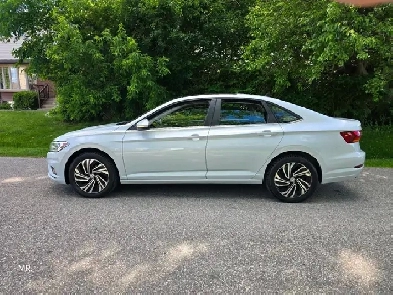 2019 Volkswagen Jetta Execline Nav ,Remote Start Sunroof ,Leathe