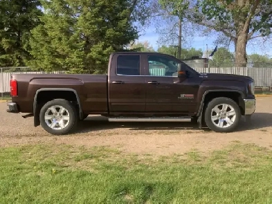 2016 GMC Double Cab 4WD - Original Owner - Low Kms