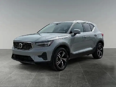 2025 Volvo XC40 Core Bright Theme