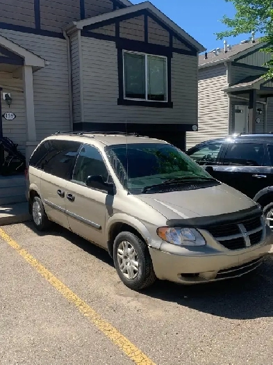 2005 Dodge Caravan (LOW Kilometres : 224700kms)