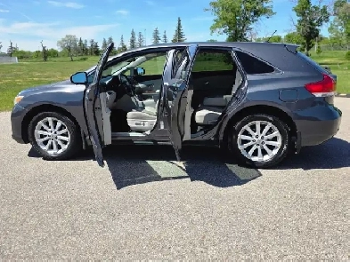 2009 toyota venza awd low mileage