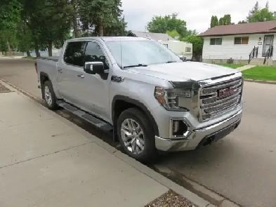 2021 GMC Sierra 1500 SLT Crew Cab 4x4 - premium upgrades