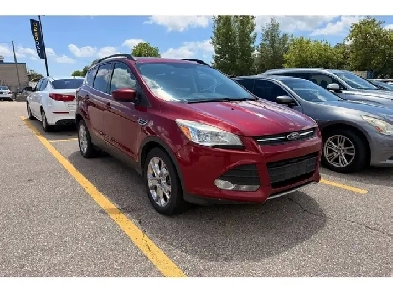 2015 Ford Escape AWD | LEATHER | NAV | PANORAMIC SUNROOF |